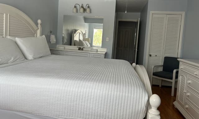 Primary Bedroom, King bed