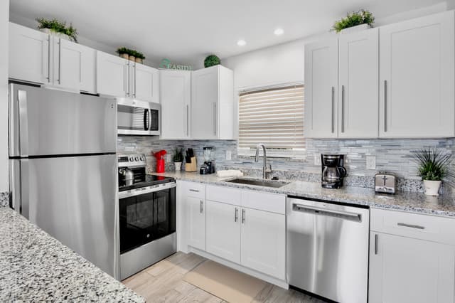 Fully equipped kitchen