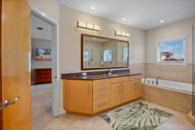 Primary Bathroom, Ensuite
