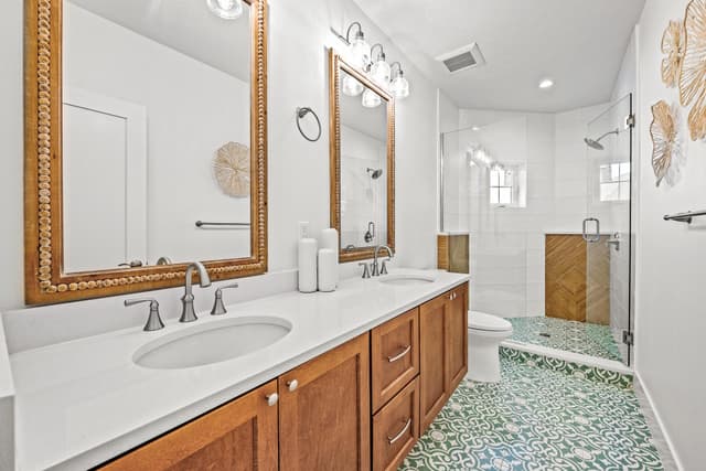 Second Bedroom-Ensuite Bathroom