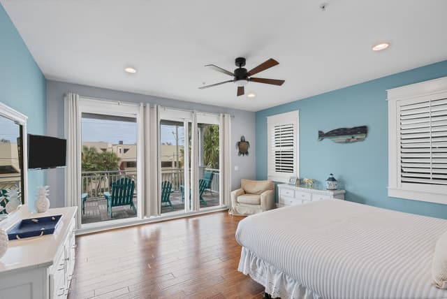Second Bedroom (2nd floor), King bed