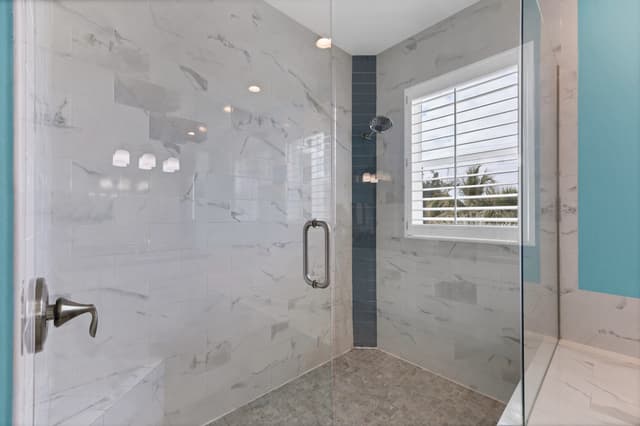 Second Bedroom (2nd floor), Ensuite Bathroom