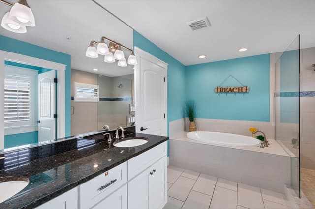 Third Bedroom (4th floor), Ensuite Bathroom