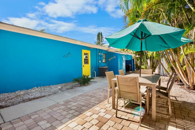 Outdoor Dining Space