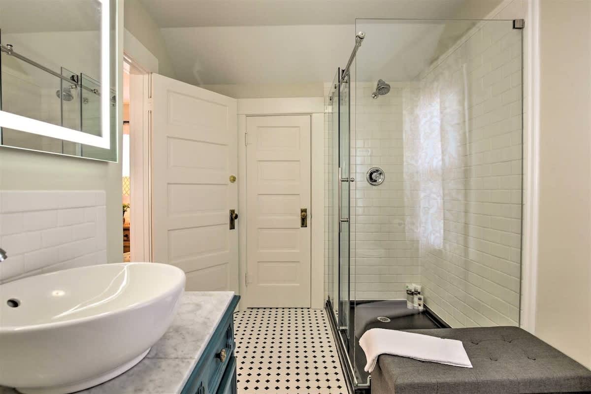 5th St Bungalow - Historic Charm Near 3rd St — photo 31