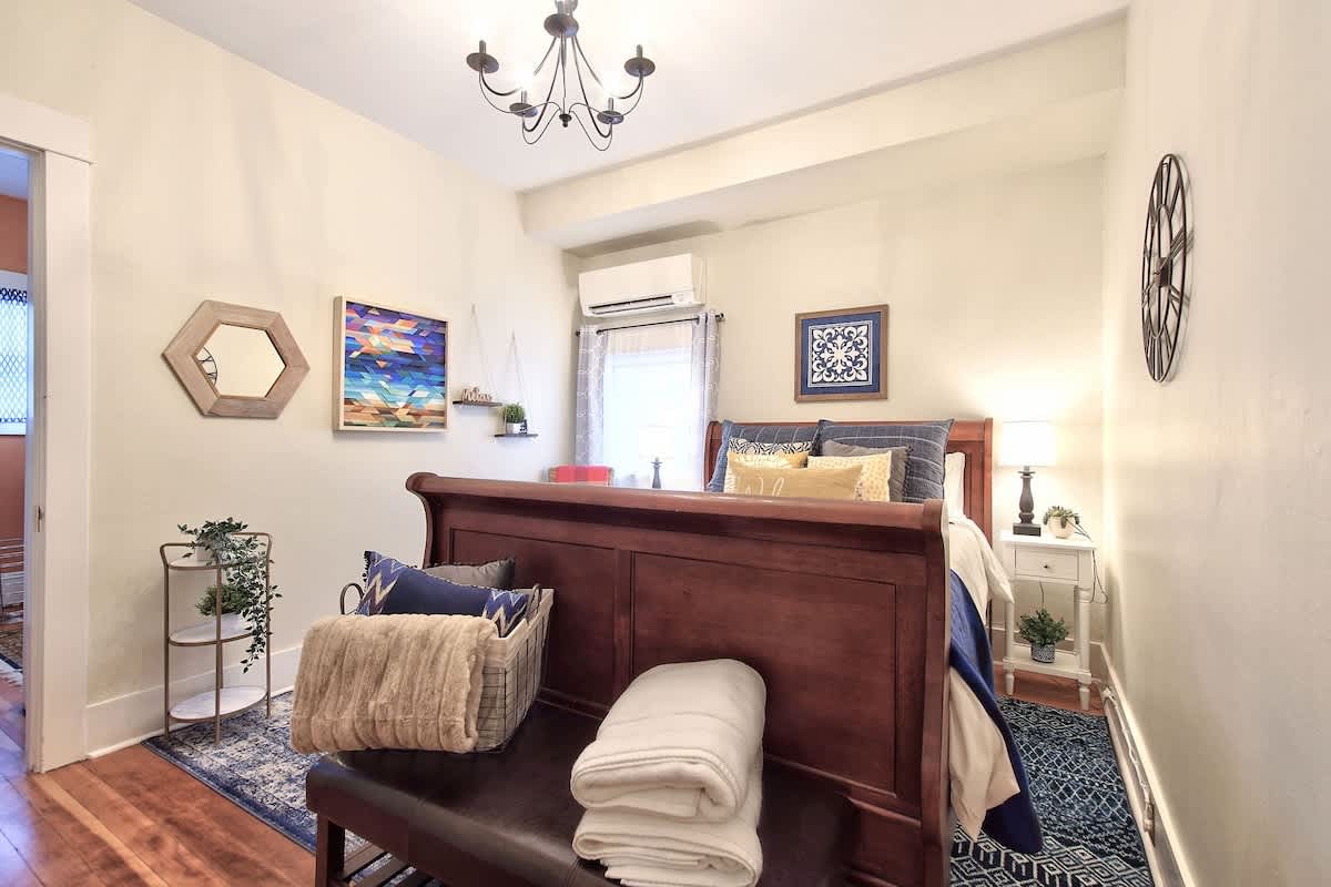 5th St Bungalow - Historic Charm Near 3rd St — photo 18