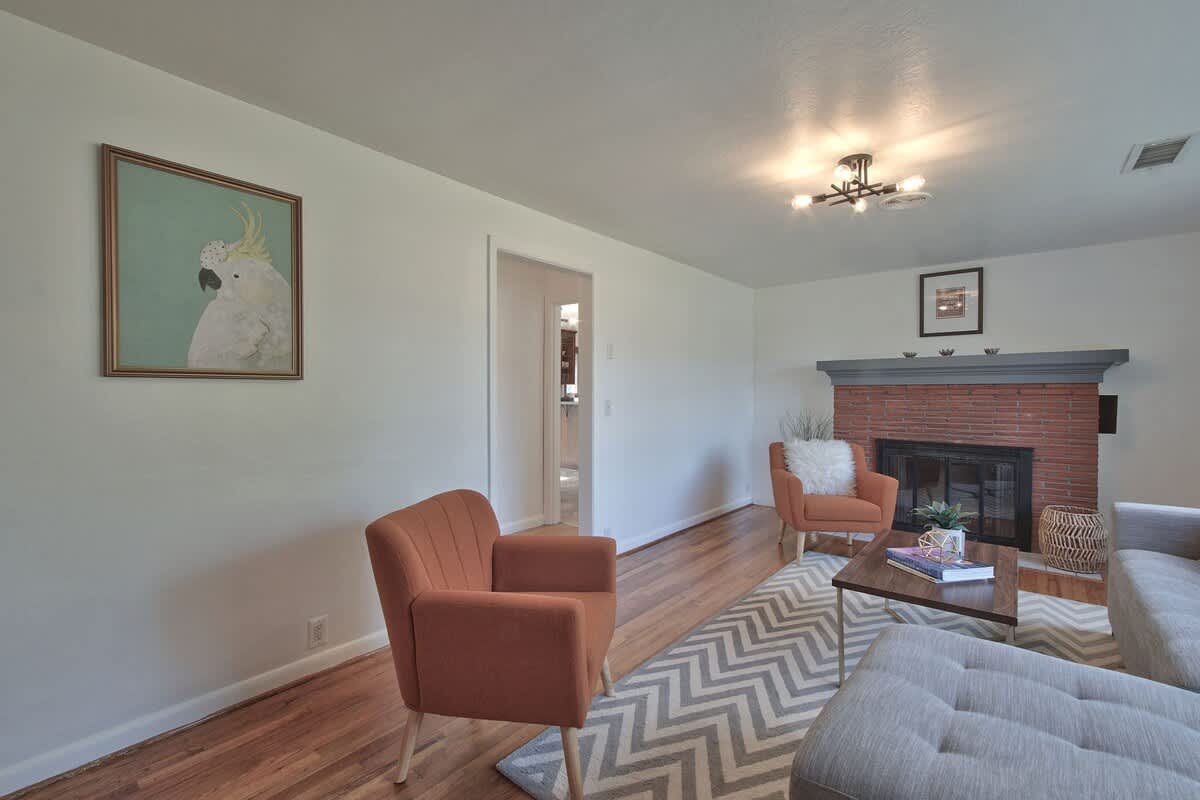 Ambrosia - Mid Century Near 3rd St, Pet-friendly — photo 8