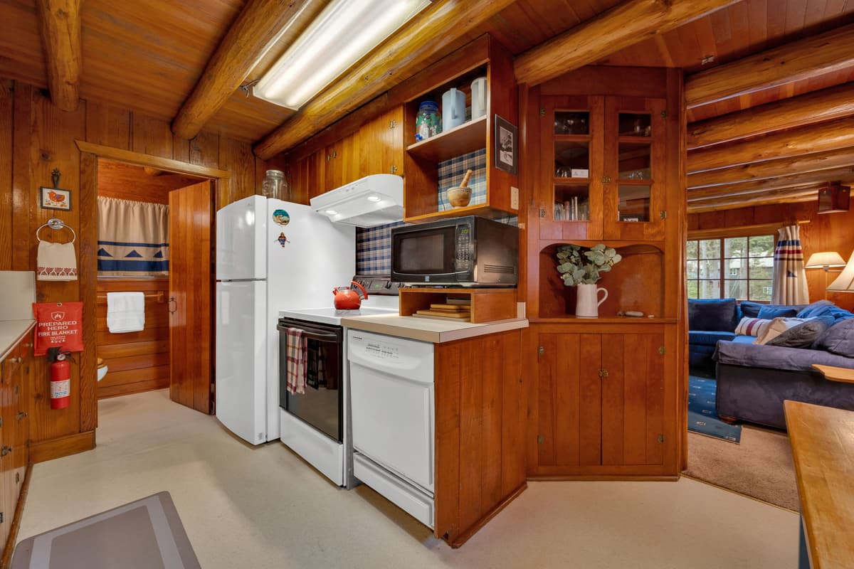 Berghuttlein Getaway - Cozy family alpine retreat with creek access — photo 10