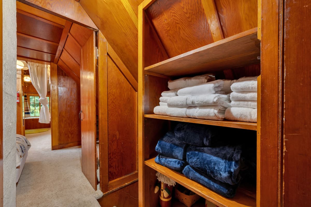 Berghuttlein Getaway - Cozy family alpine retreat with creek access — photo 39