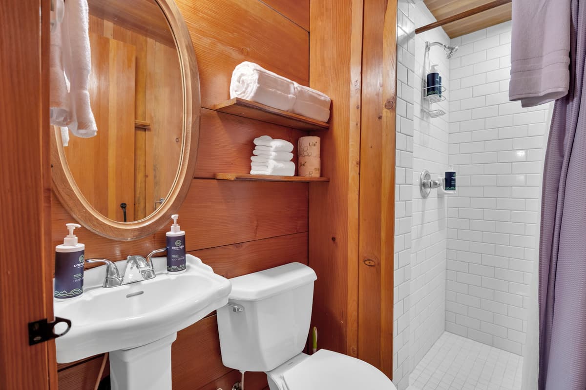 Berghuttlein Getaway - Cozy family alpine retreat with creek access — photo 43