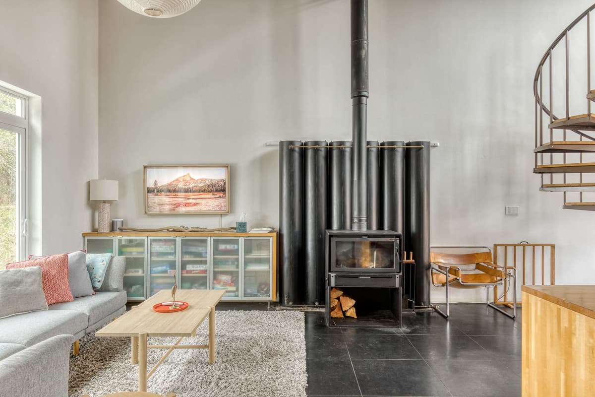 Blue Heron: Modern Retreat, Hot Tub, Chef Kitchen — photo 17