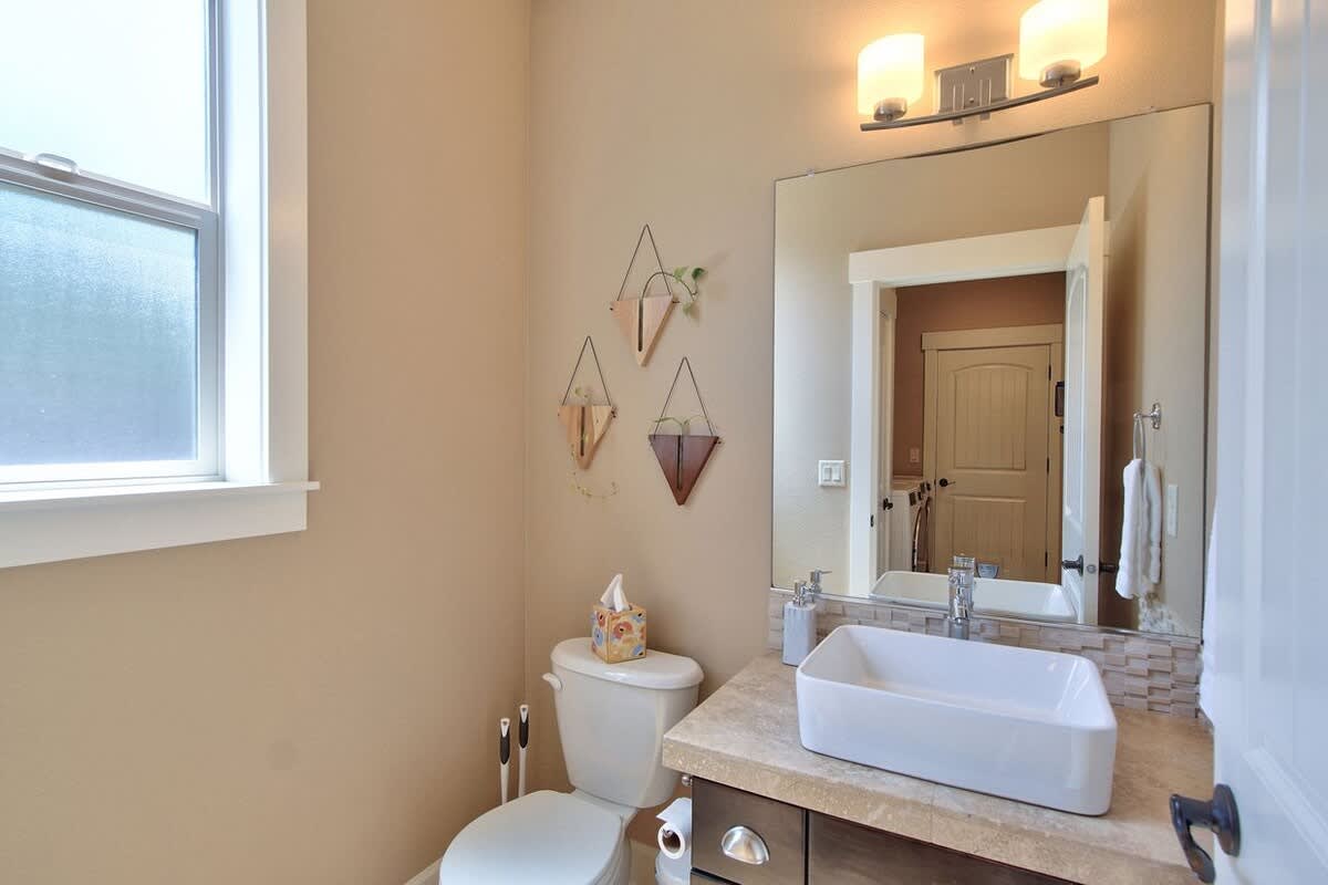 Creekside Hideaway - Wine Country by 3rd St — photo 27
