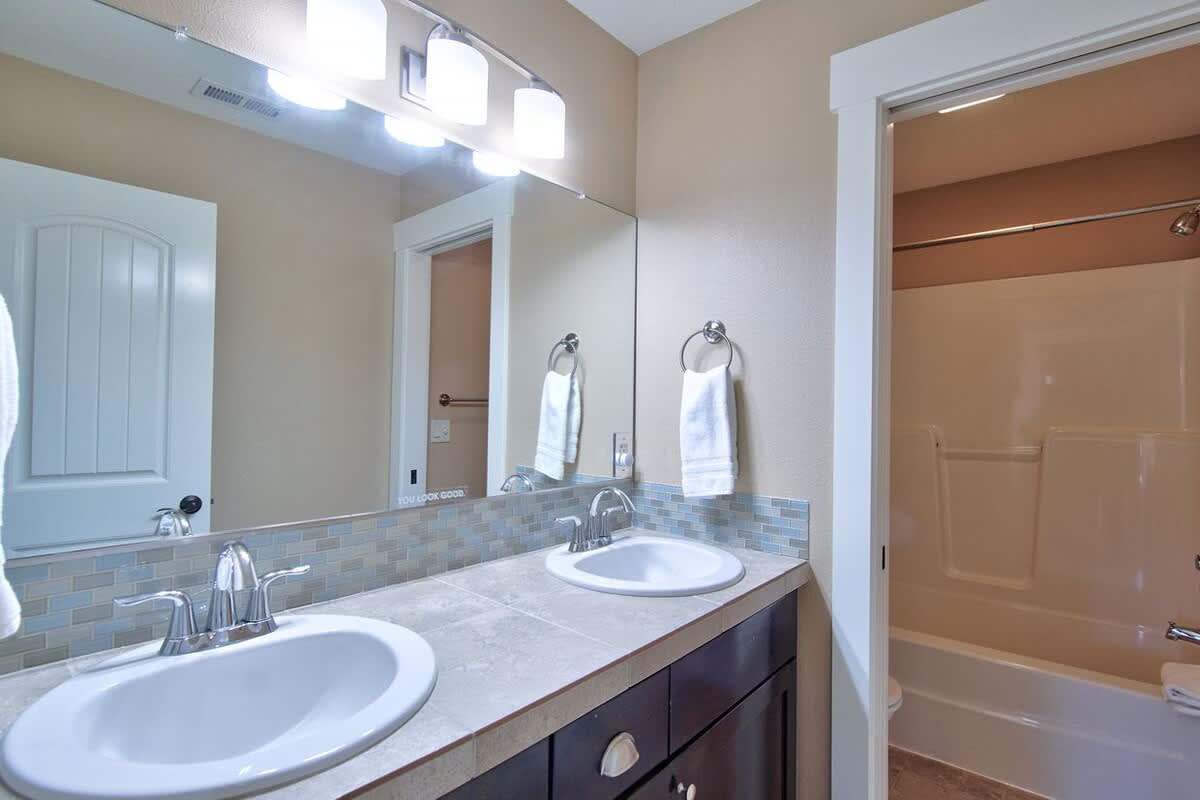 Creekside Hideaway - Wine Country by 3rd St — photo 39