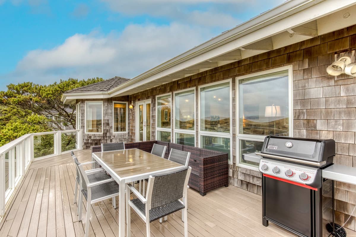 Elk Ridge - Lux Oceanfront Family Retreat Hot Tub — photo 48