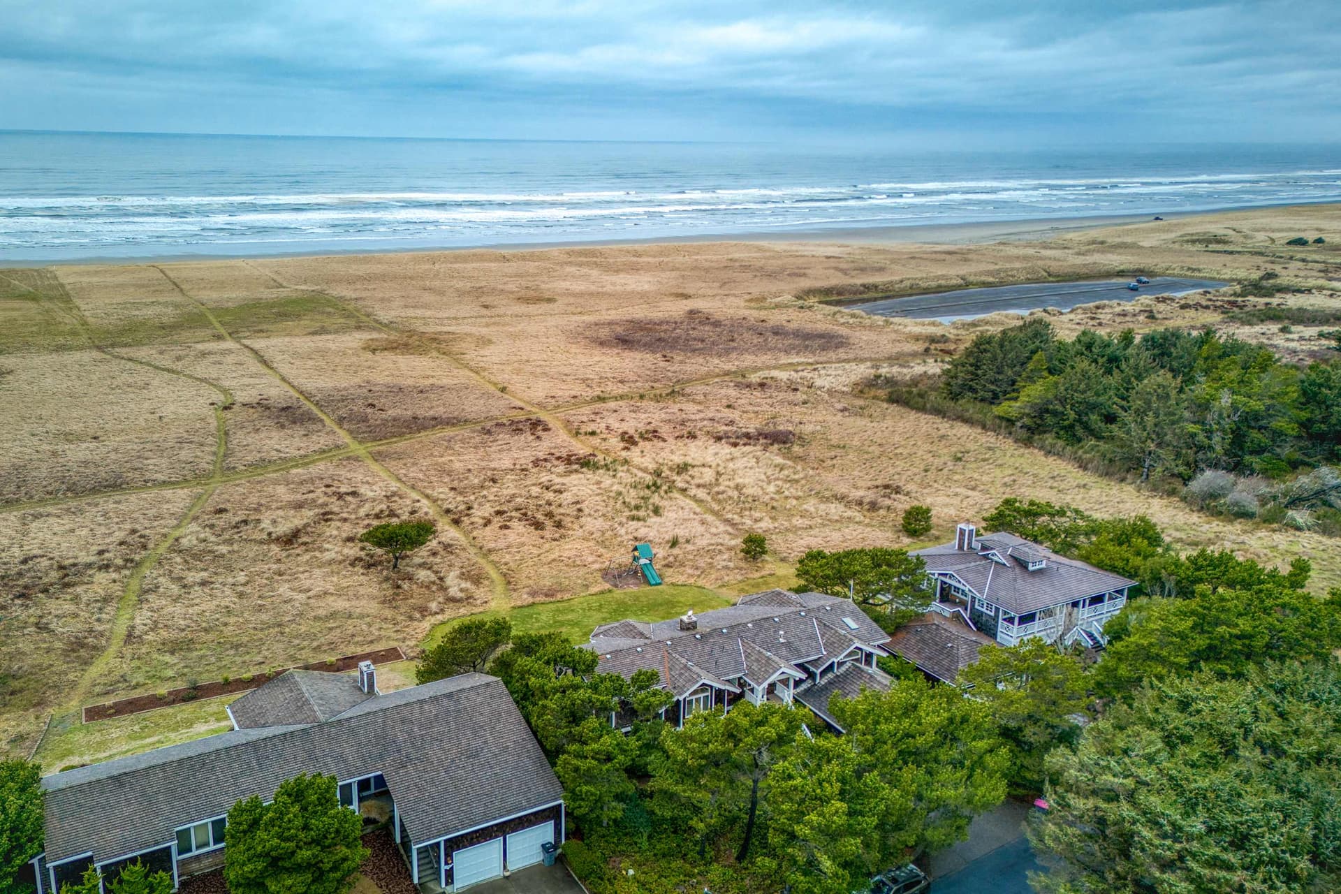 Elk Ridge - Lux Oceanfront Family Retreat Hot Tub — photo 2