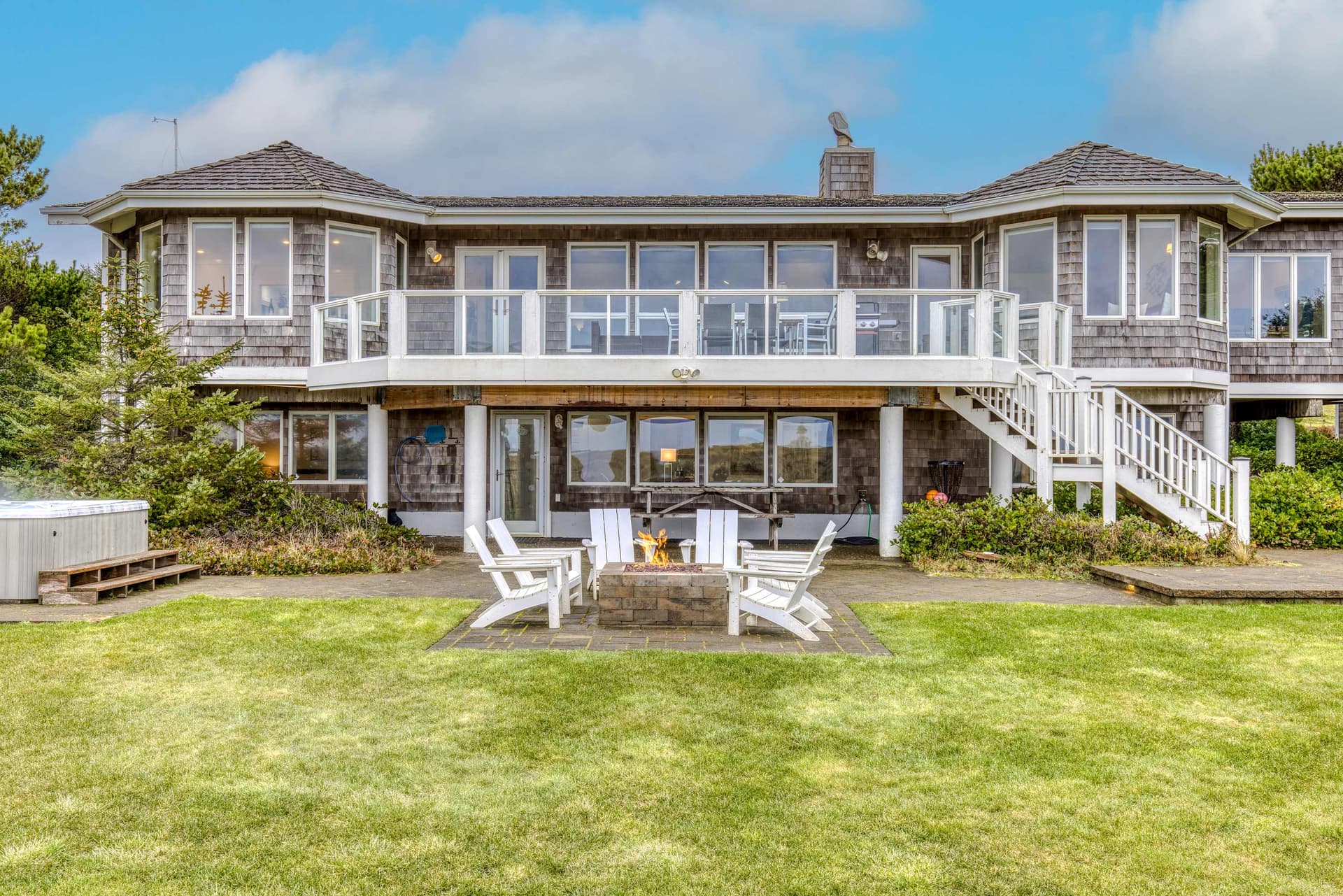 Elk Ridge - Lux Oceanfront Family Retreat Hot Tub — photo 3