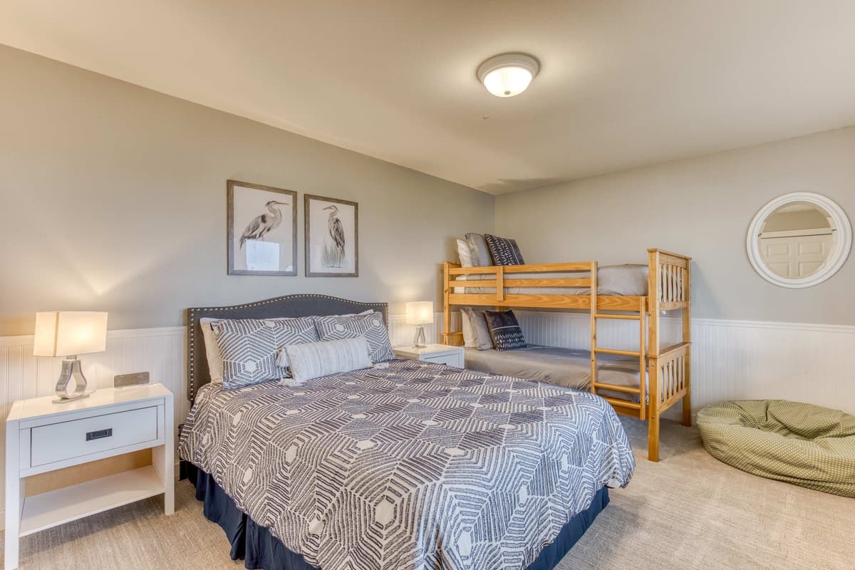 Elk Ridge - Lux Oceanfront Family Retreat Hot Tub — photo 40