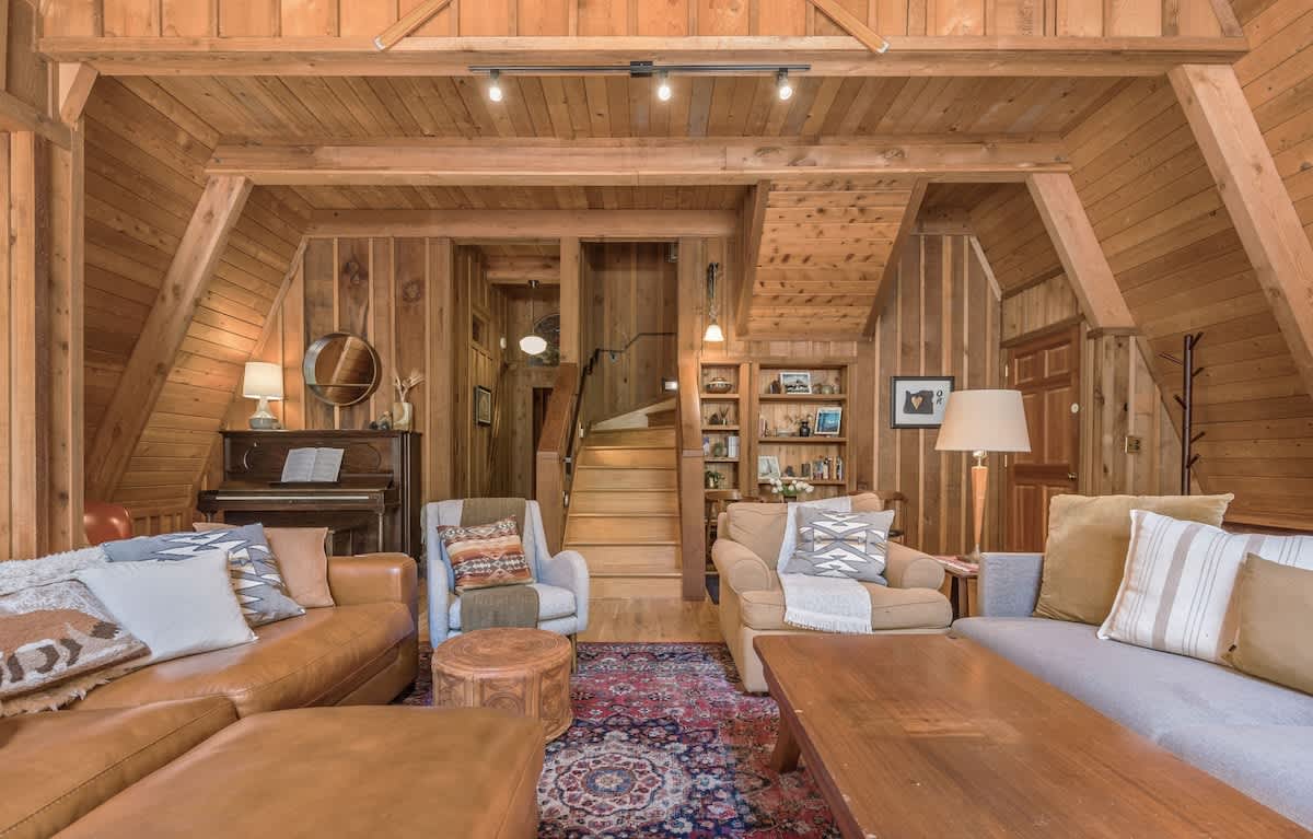 Forrest Lodge Luxe with Hot Tub & Sauna — photo 14
