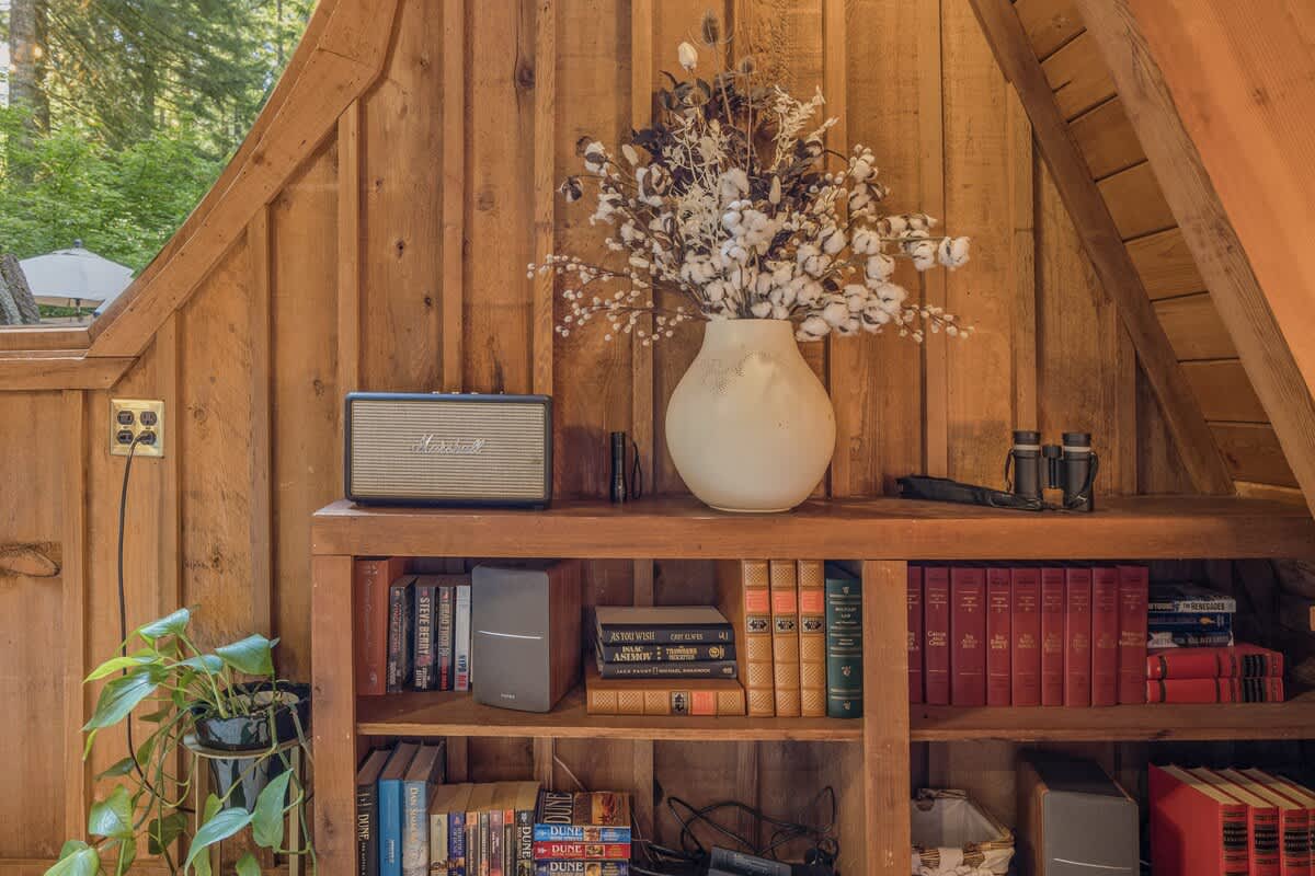 Forrest Lodge Luxe with Hot Tub & Sauna — photo 20