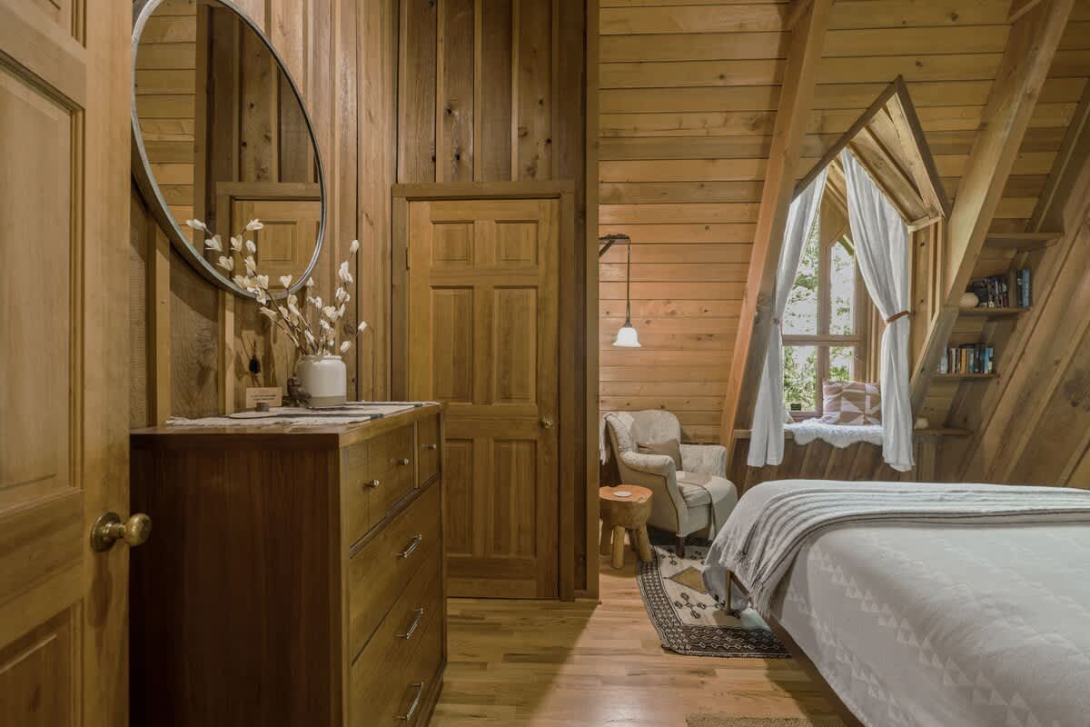 Forrest Lodge Luxe with Hot Tub & Sauna — photo 59