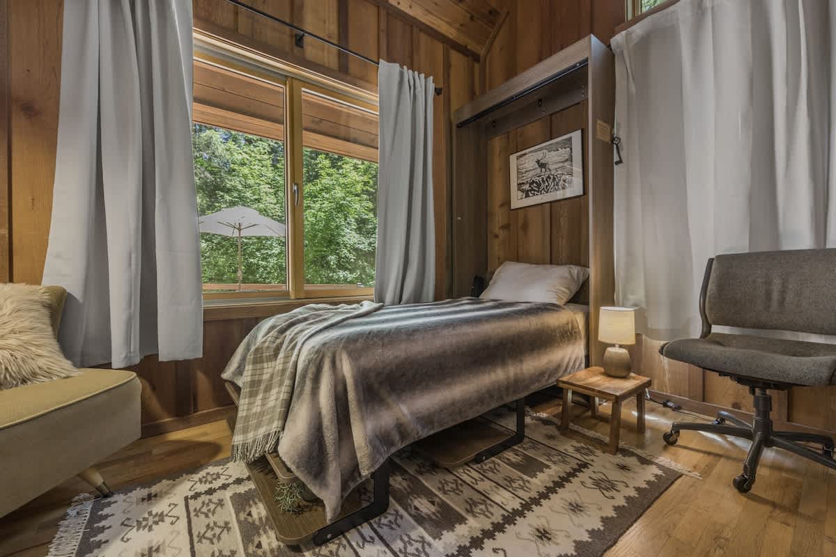 Forrest Lodge Luxe with Hot Tub & Sauna — photo 42