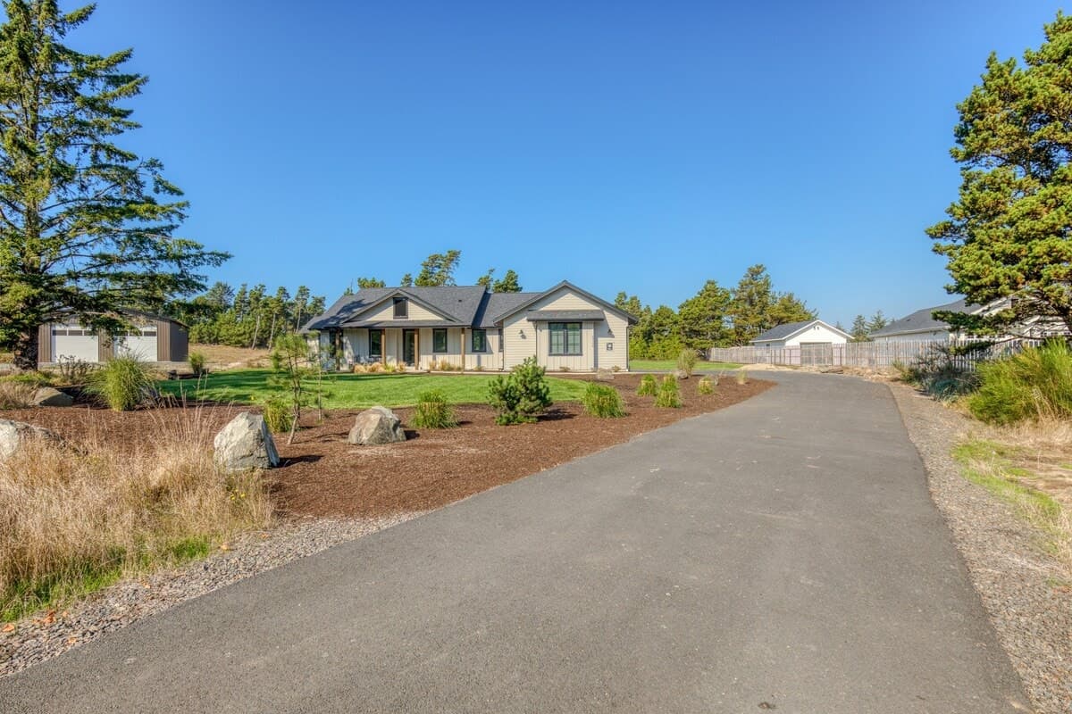Gearhart Getaway: Hot Tub + Walk to the Beach — photo 57