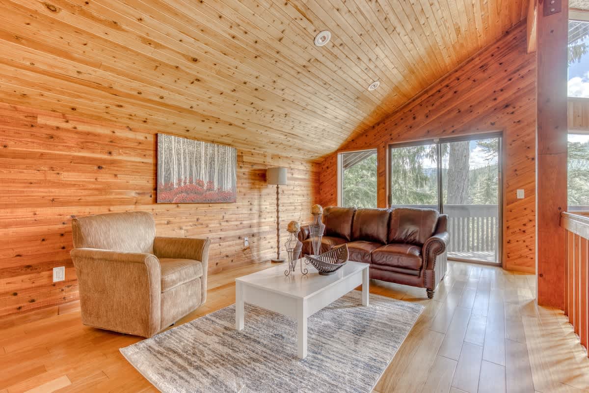 Great Blue Lodge - Scenic escape | Hot tub & sauna — photo 33