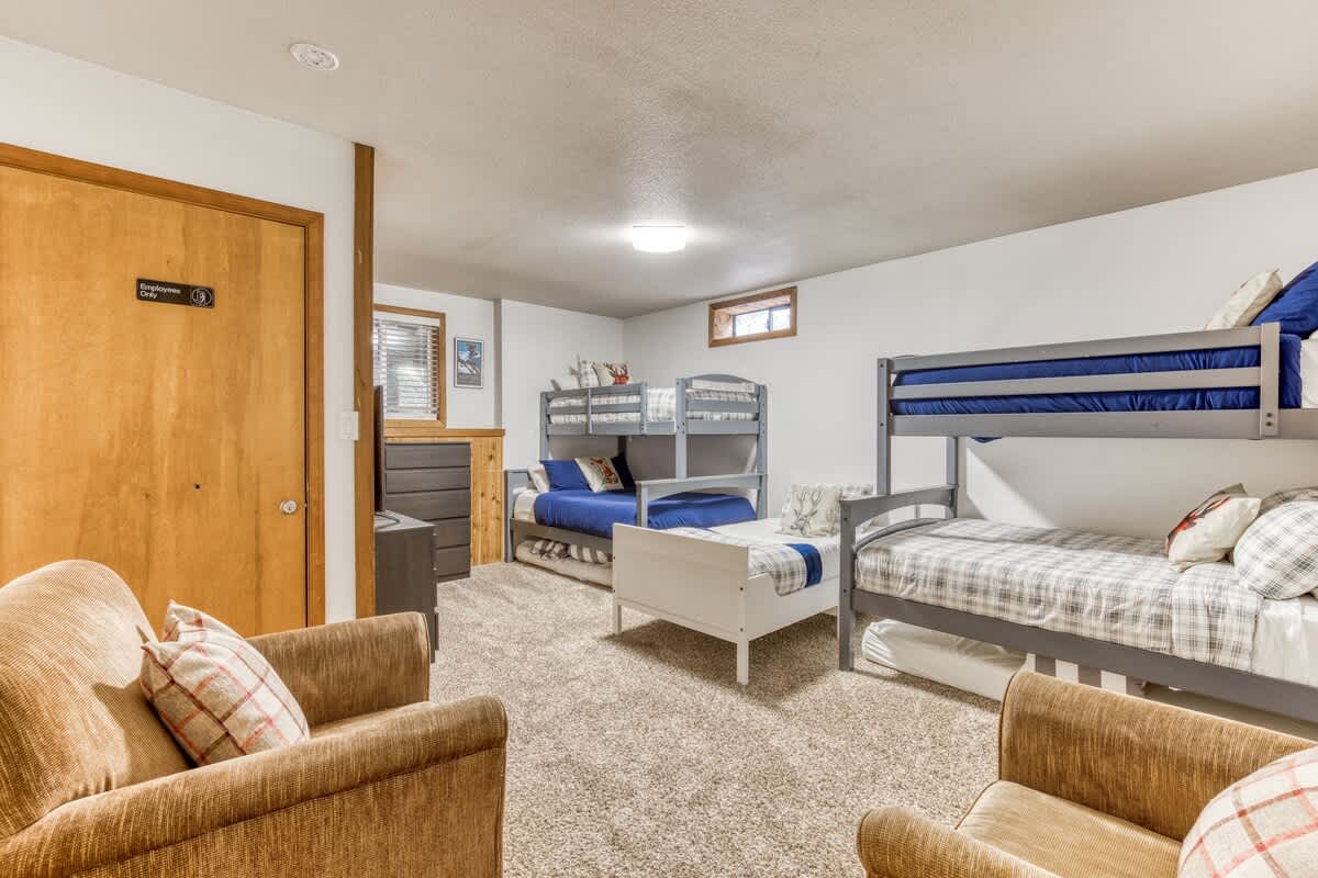 Great Blue Lodge - Scenic escape | Hot tub & sauna — photo 46