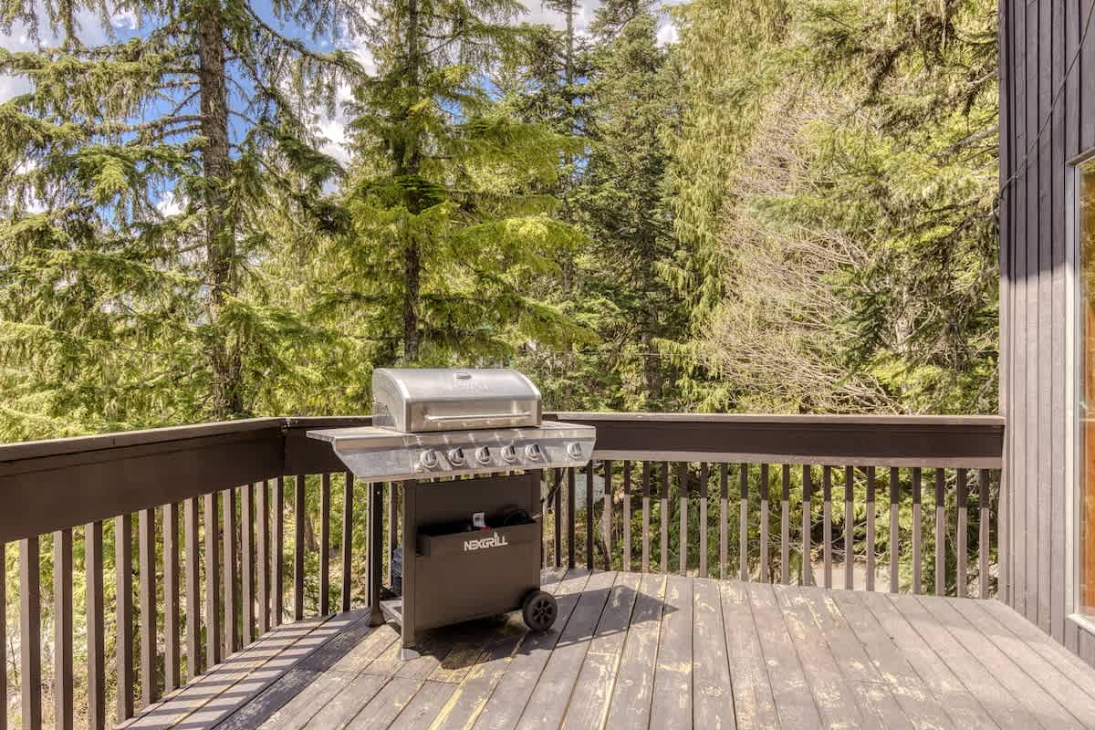Great Blue Lodge - Scenic escape | Hot tub & sauna — photo 11