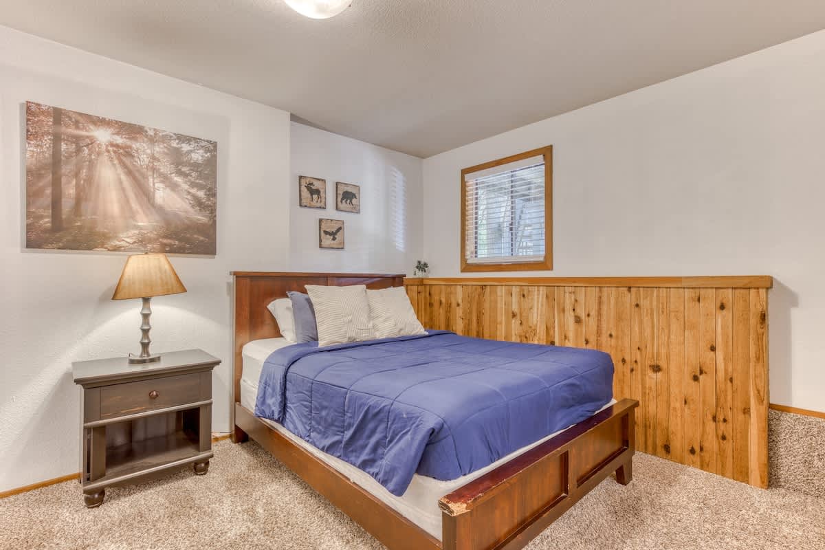 Great Blue Lodge - Scenic escape | Hot tub & sauna — photo 40