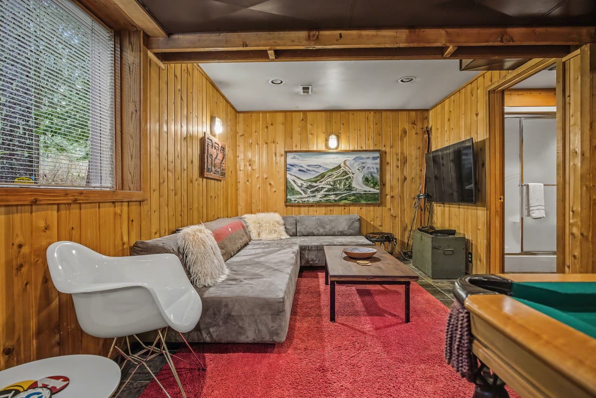 Holzhutte - Mid-century alpine retreat - Hot tub — photo 35