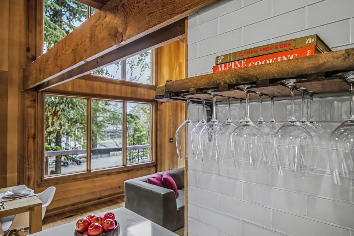 Holzhutte - Mid-century alpine retreat - Hot tub — photo 21