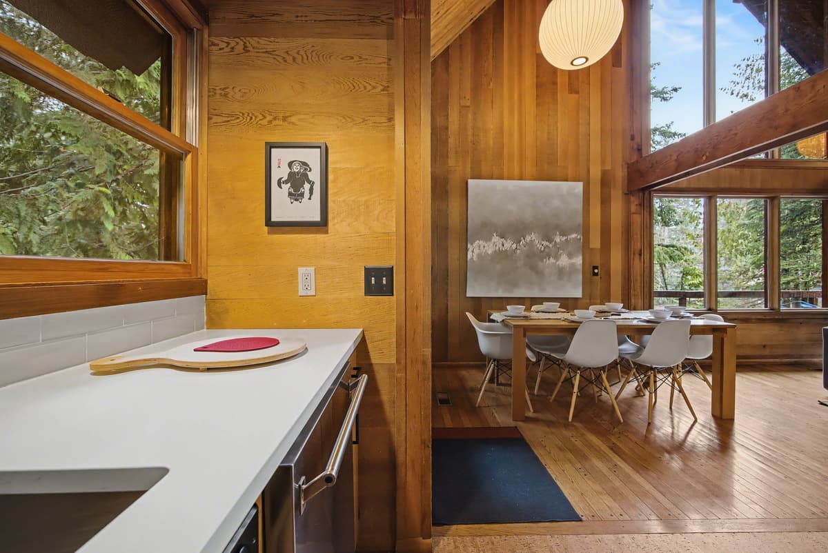 Holzhutte - Mid-century alpine retreat - Hot tub — photo 16