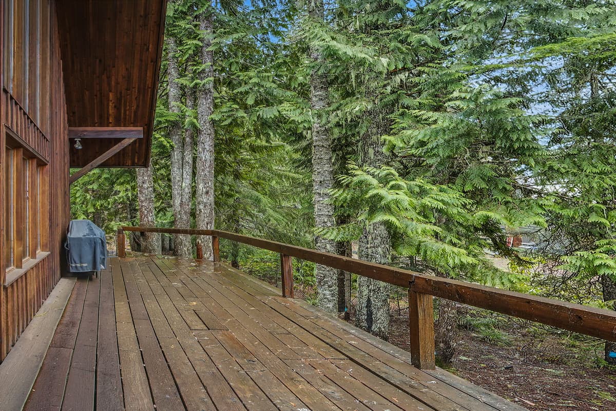 Holzhutte - Mid-century alpine retreat - Hot tub — photo 57