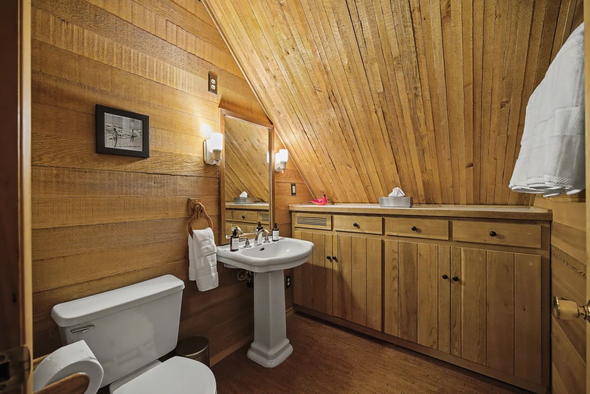 Holzhutte - Mid-century alpine retreat - Hot tub — photo 53
