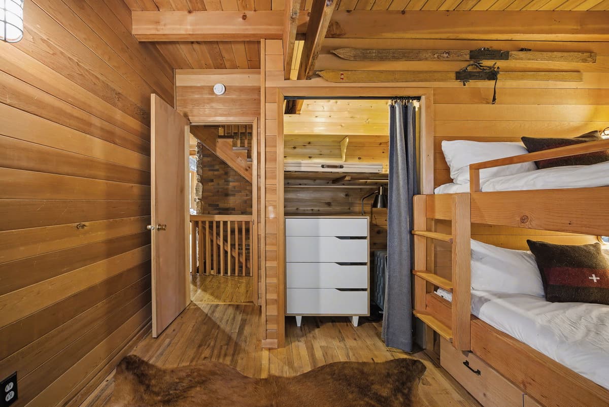 Holzhutte - Mid-century alpine retreat - Hot tub — photo 46