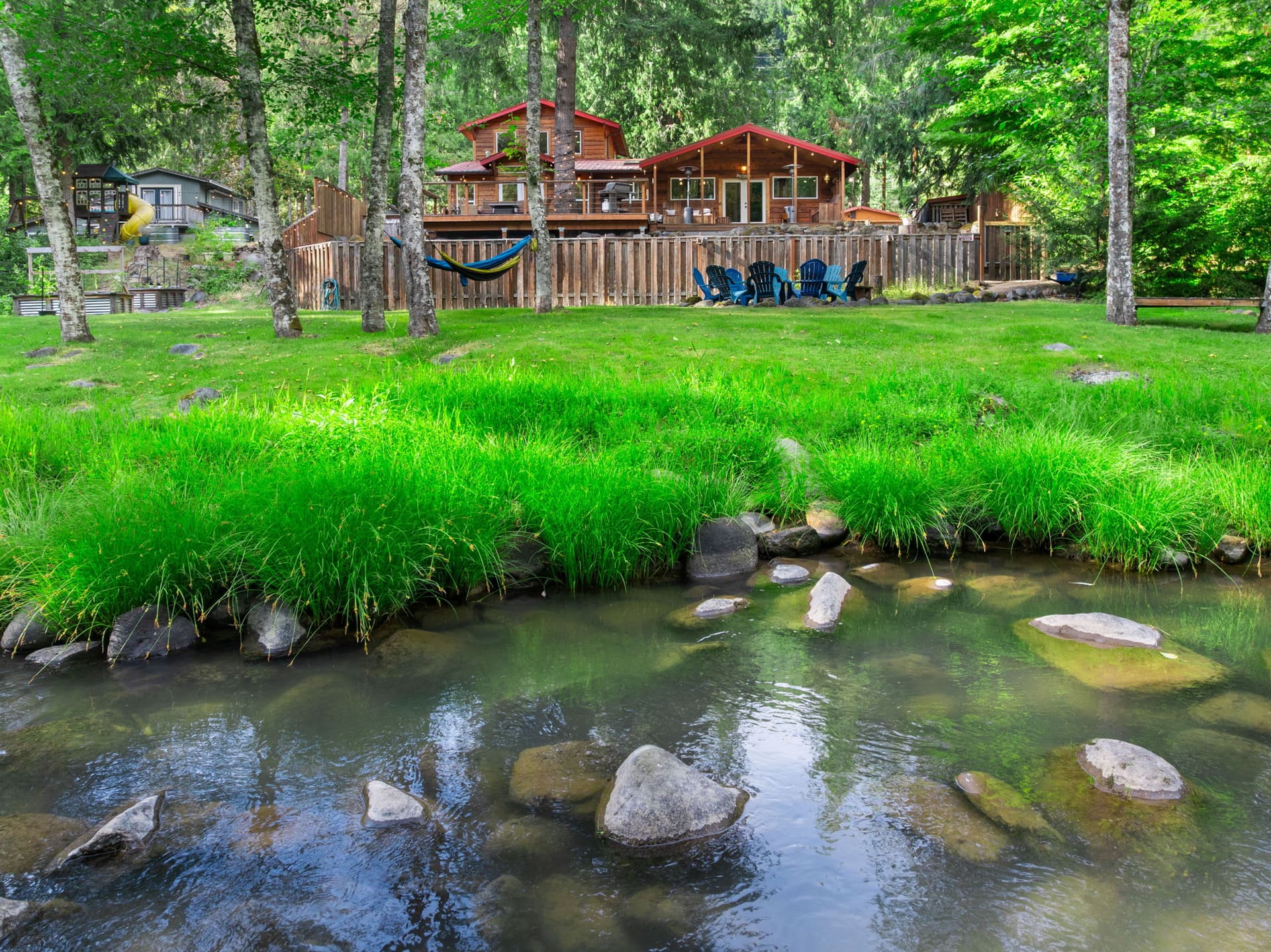 Howard's Hideaway Riverfront Pet Friendly Cabin — photo 2