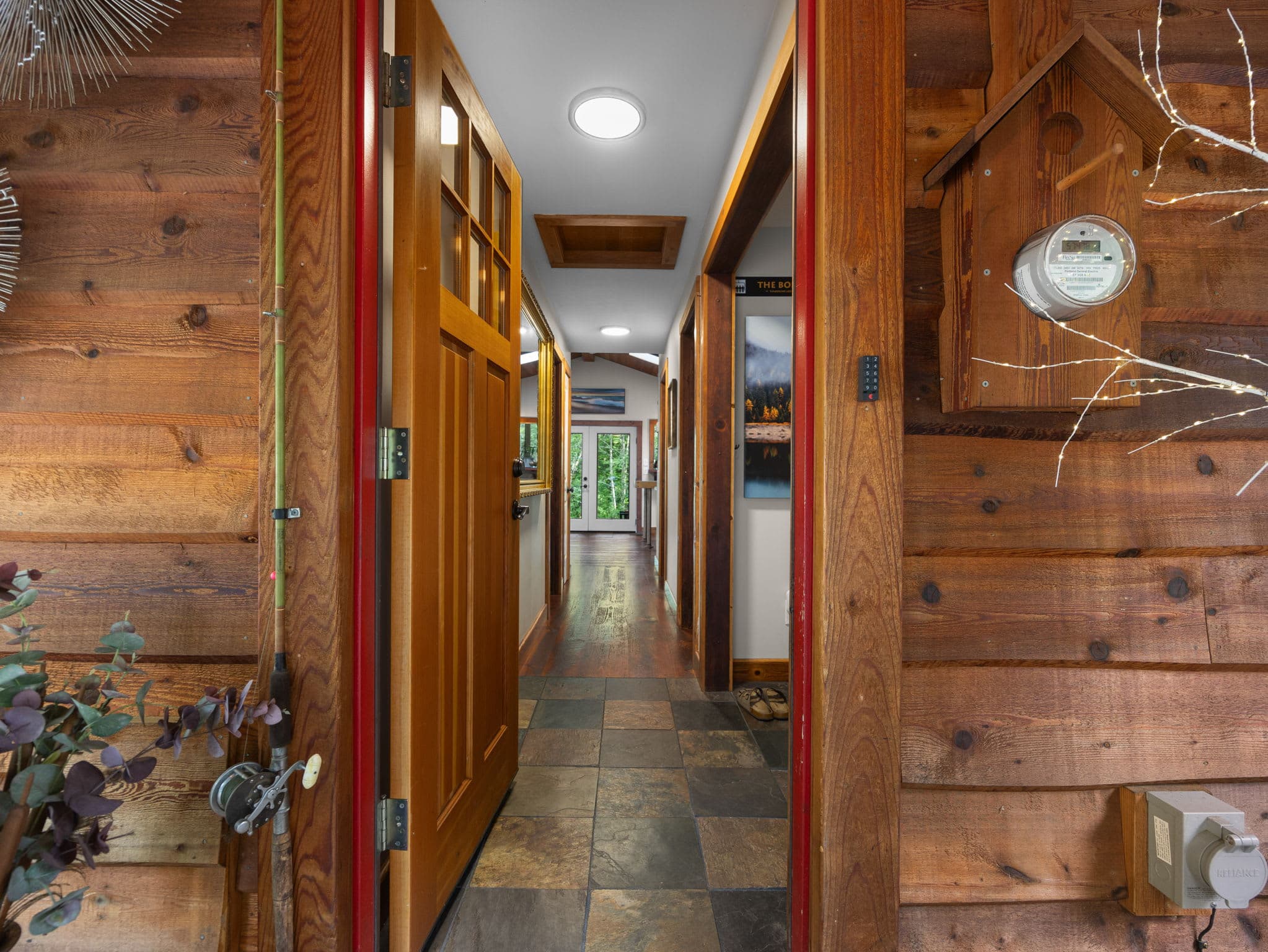 Howard's Hideaway Riverfront Pet Friendly Cabin — photo 8
