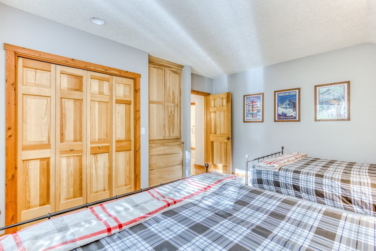Lazy Bear Lodge: Hot Tub, Game Room & Dogs OK — photo 44