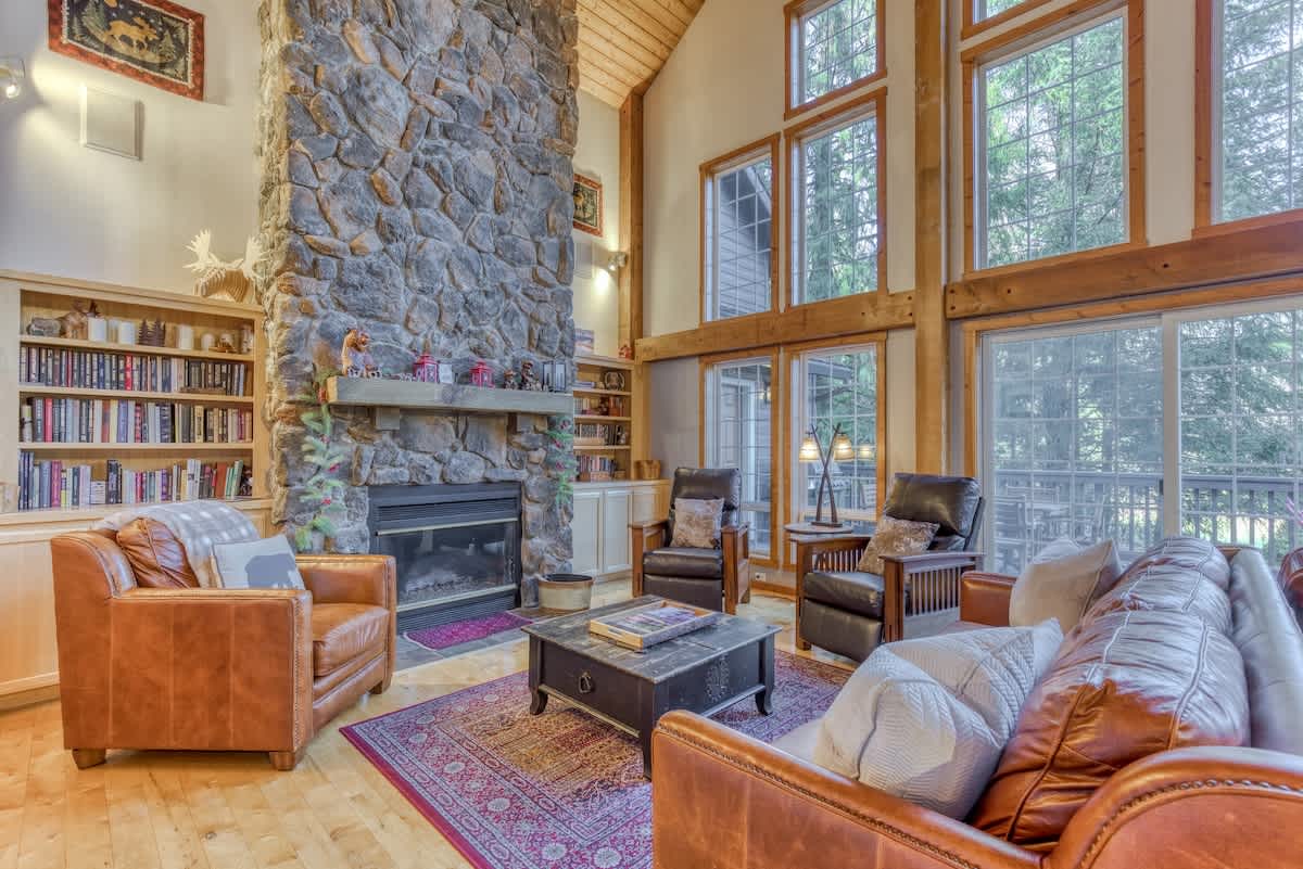 Lazy Bear Lodge: Hot Tub, Game Room & Dogs OK — photo 1