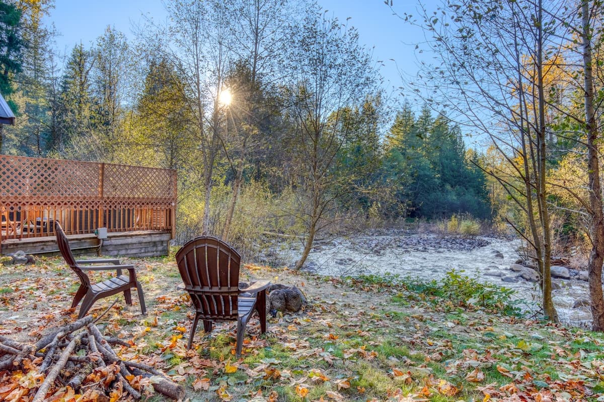 Lolo Bungalow - Private hot tub, riverfront access — photo 31