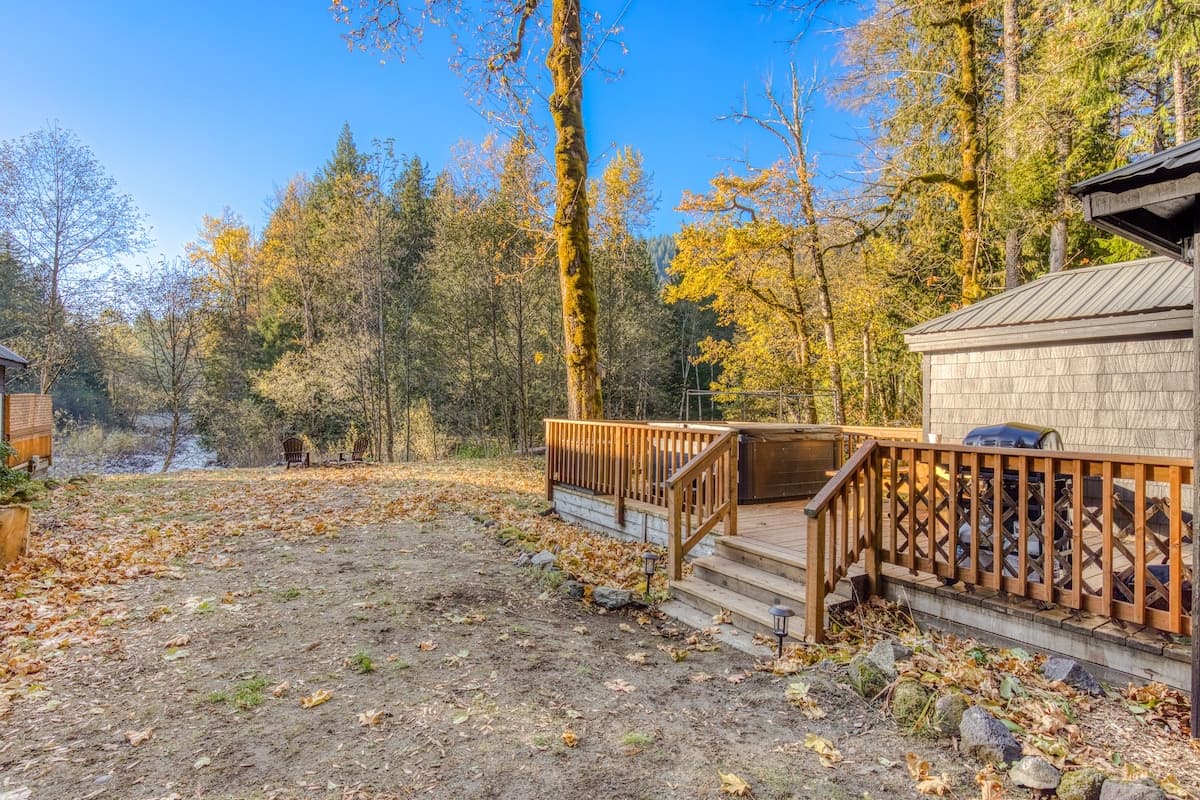 Lolo Bungalow - Private hot tub, riverfront access — photo 28