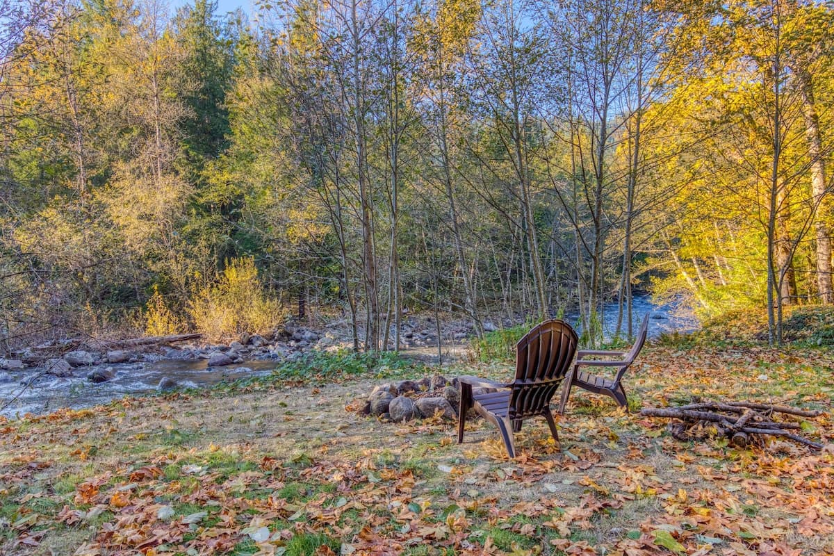 Lolo Bungalow - Private hot tub, riverfront access — photo 29