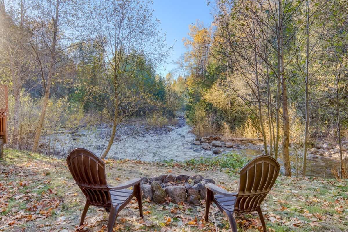 Lolo Bungalow - Private hot tub, riverfront access — photo 2