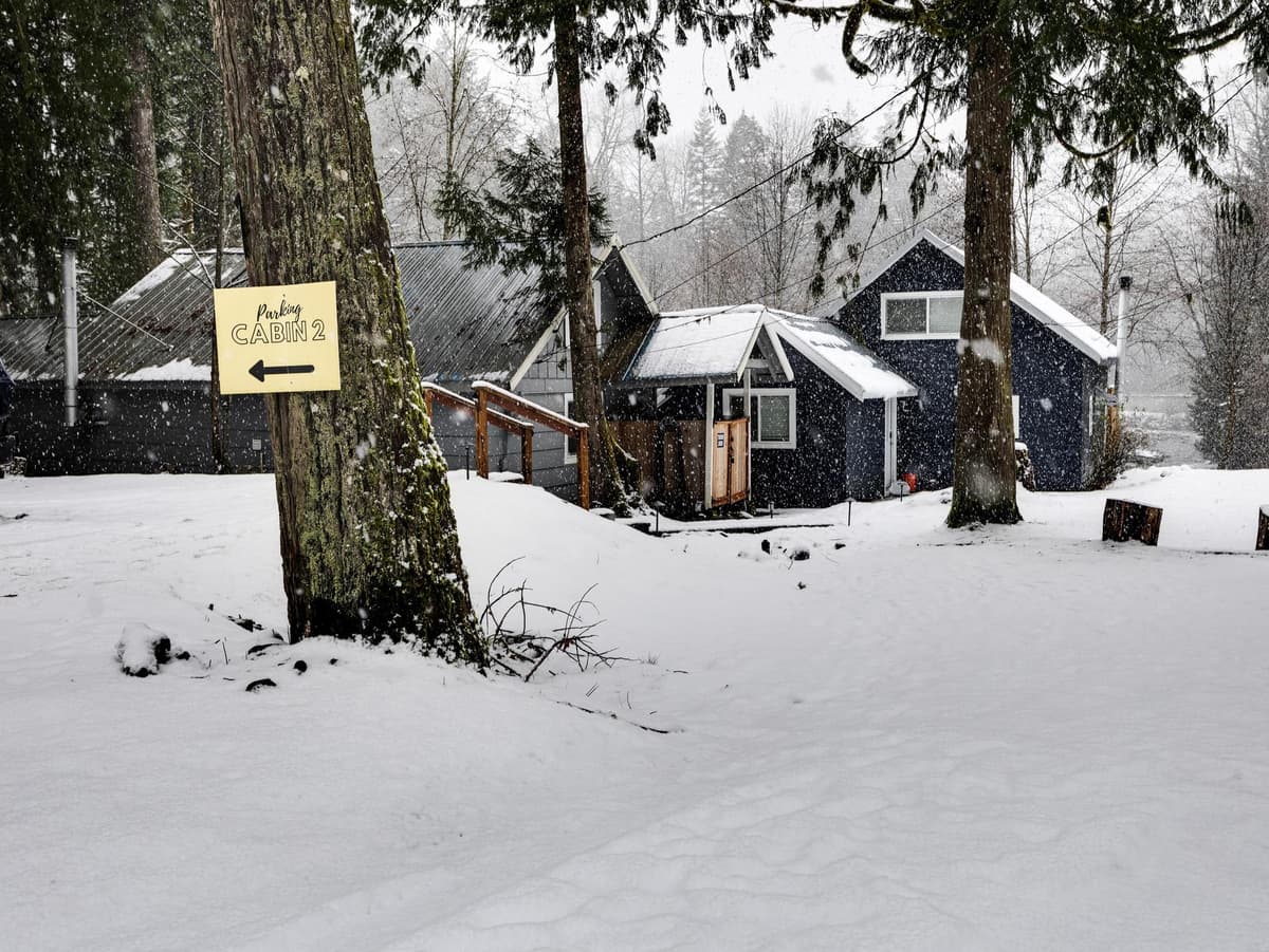 Lolo Bungalow - Private hot tub, riverfront access — photo 37