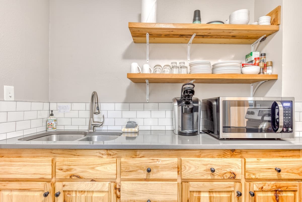 Modern Conveniences, Rustic Charm - Mt Air Unit 12 — photo 4