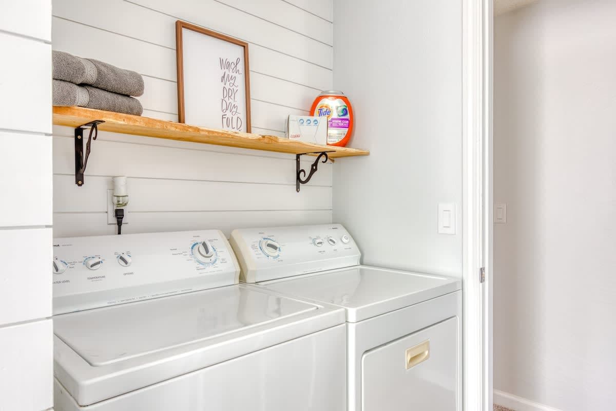 Monmouth Retreat: Hot Tub, Playground & Game Room — photo 38