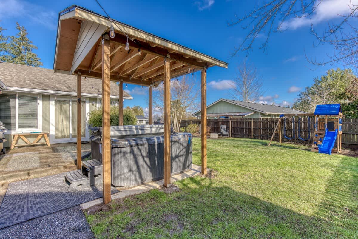 Monmouth Retreat: Hot Tub, Playground & Game Room — photo 66