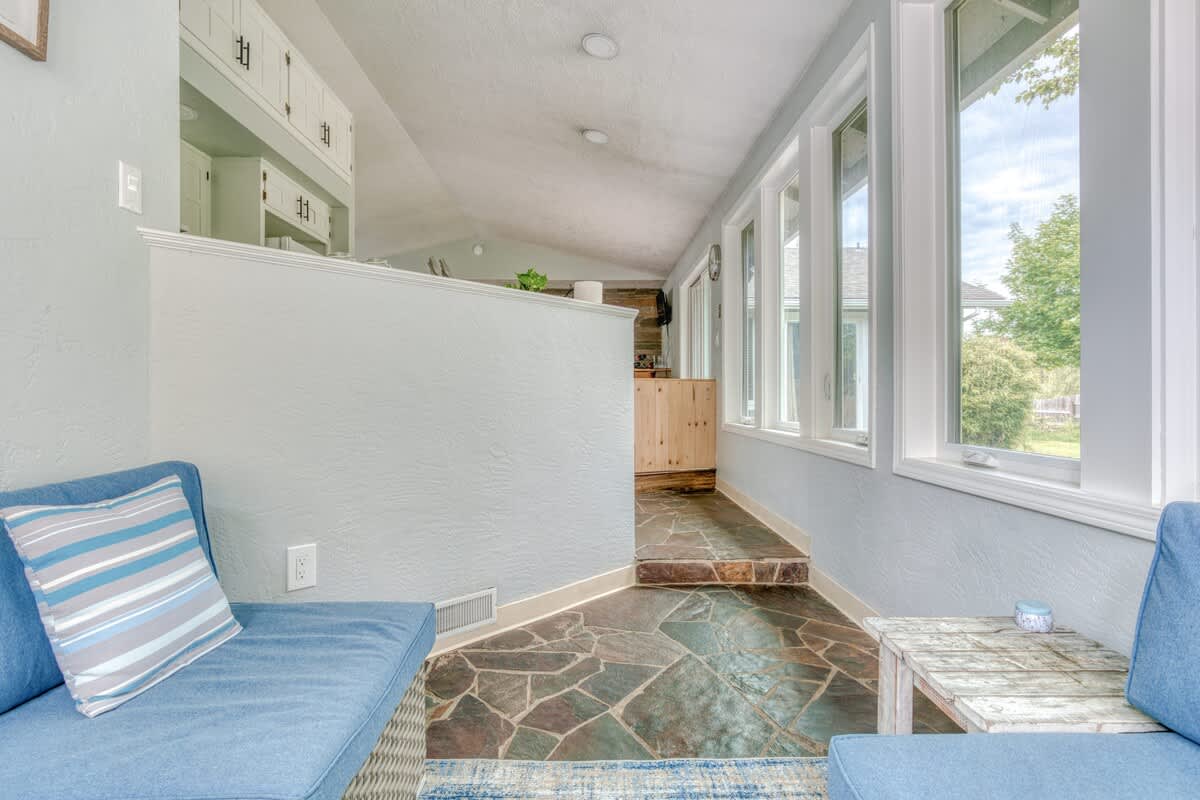 Monmouth Retreat: Hot Tub, Playground & Game Room — photo 22