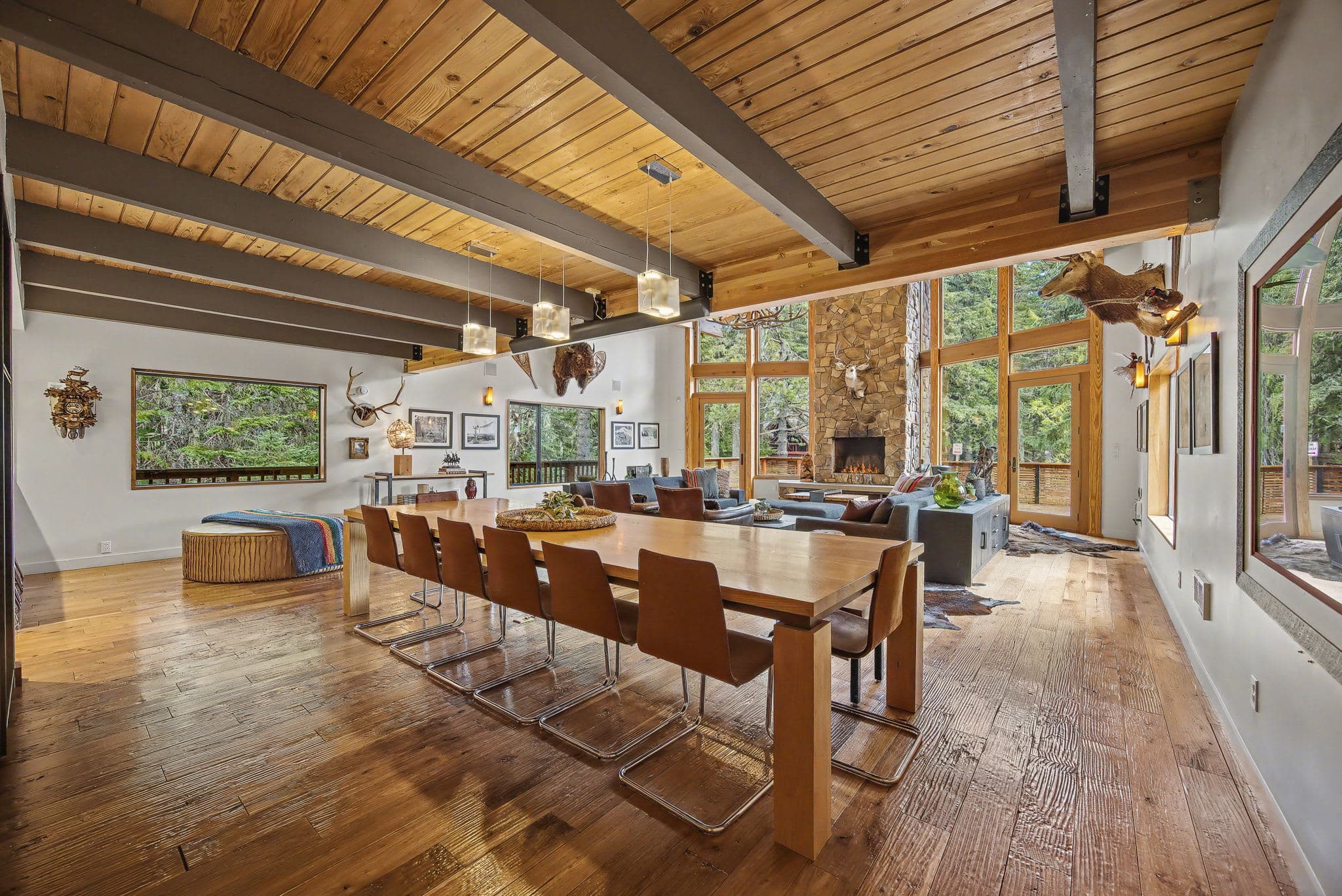 Mule Deer - Luxury Mount Hood Chalet — photo 4
